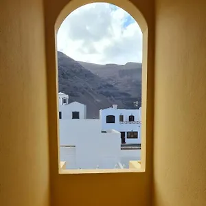 Cliff View Orzola