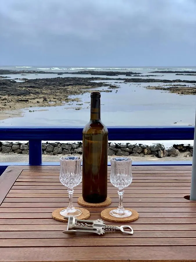 Villa Casa El Charco à Orzola Hébergement de vacances
